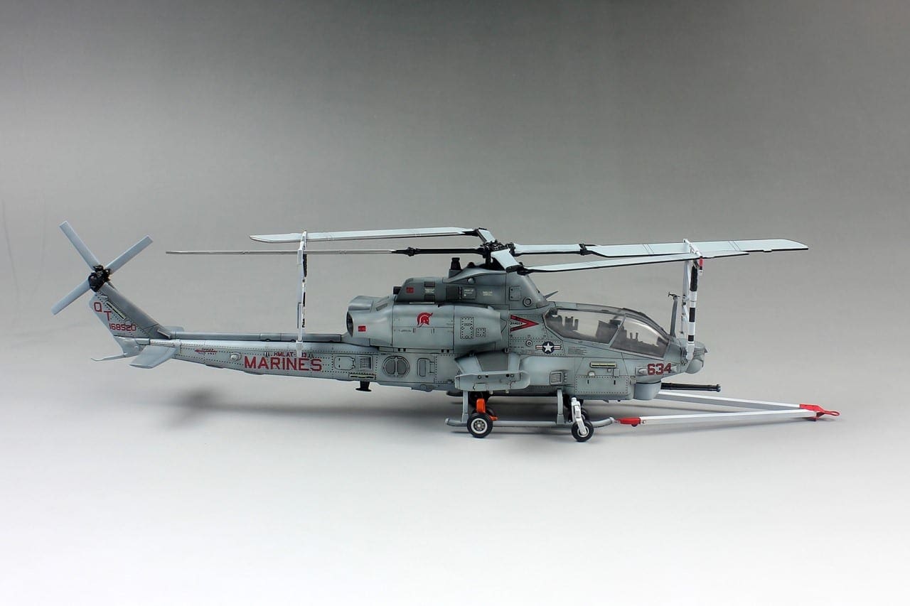 Models & Kits DREAMMODEL DM720012 1/72 AH-1Z 'VIPER' Attack Helicopter ...